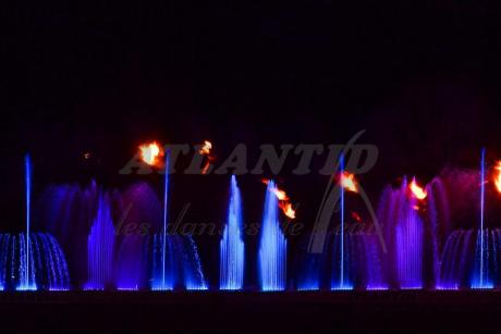 Spectacle_fontaines_dansantes_bleus_avec_flamme