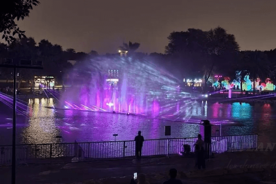 Ecran_deau_projection_violette