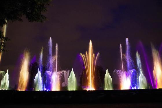 Show_fontaines_dansantes_multicolores