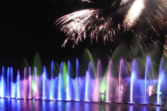 Spectacles_fontaines_dansantes_flottants