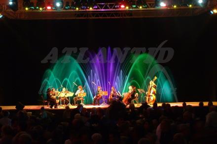 Spectacle_fontaines_vertes_violets