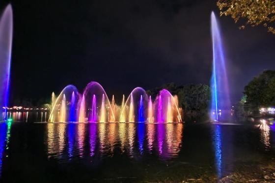 Fontaines_geantes_tricolores