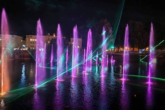 Spectacles_fontaines_et_lasers_angers