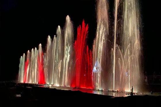 Show_fontaines_bicolores