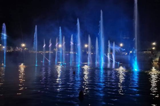 Palais_des_eaux_fontaines_bleu