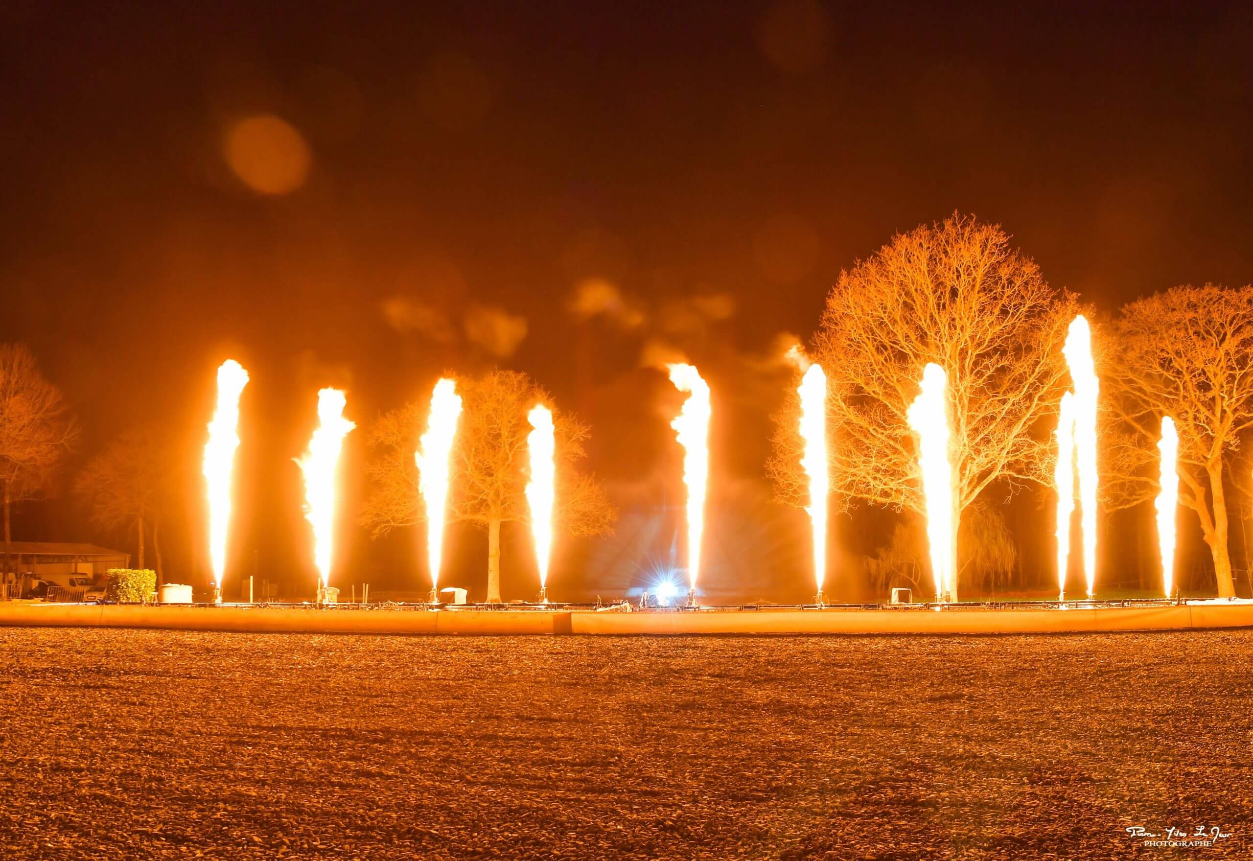 Atlantid - Foto de llamas al aire libre