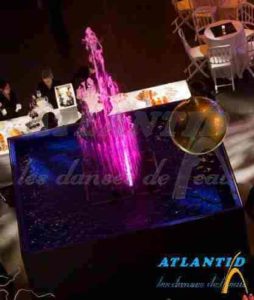 Atlantid - Salle des fêtes avec jet d'eau rose
