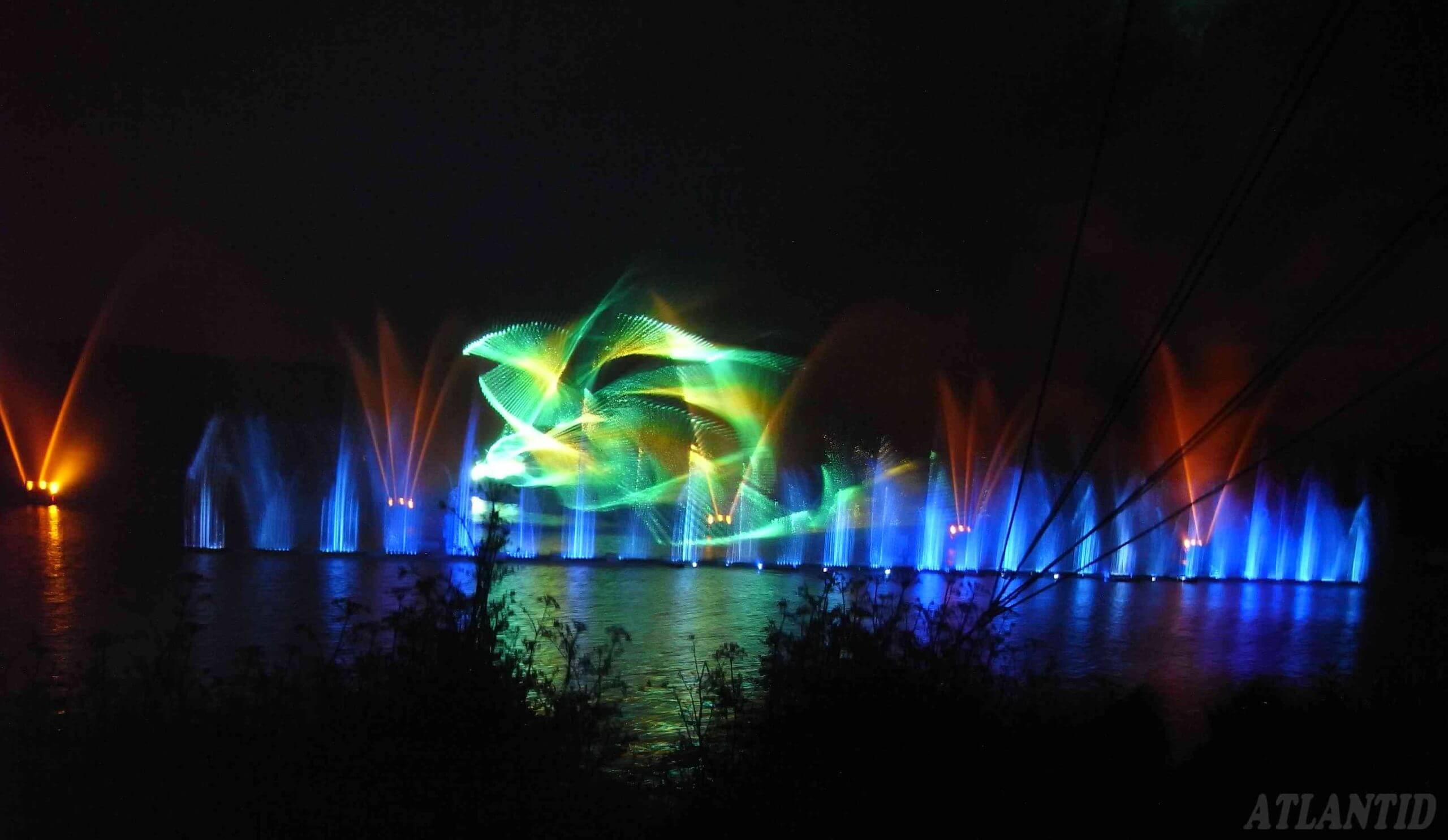 Atlantid - Espectáculo acuático con proyección de láseres multicolores