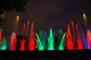 Atlantid - Fontaines dansantes rouges et vertes